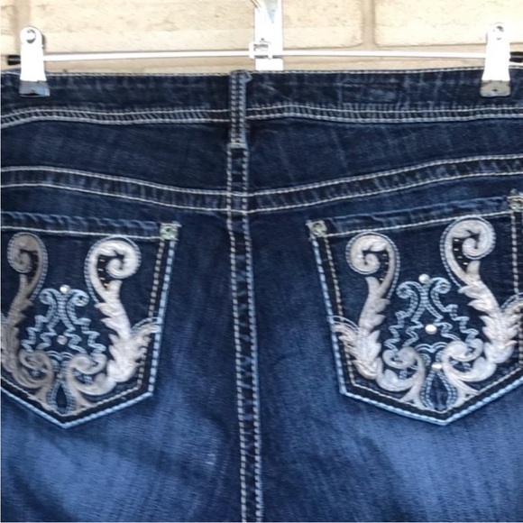 Torrid Skinny Dark Blue Zip Up Jeans With Pockets Size 26 - Picture 6 of 7